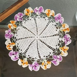 Vintage Crochet Pansy Patterned Doily, 8”